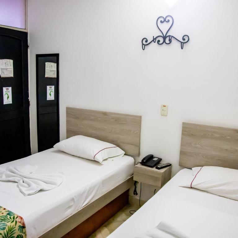 Hotel Macedonia Plaza Itagui - Habitación Doble Estándar - 2 camas - 8