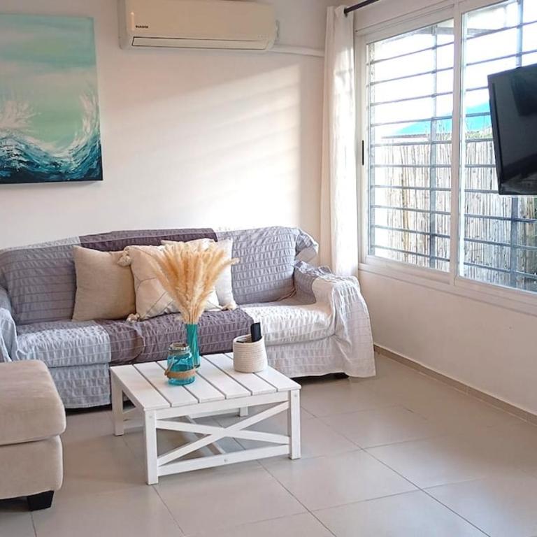 Comfortable and Modern Beach House - Two-Bedroom House - 2