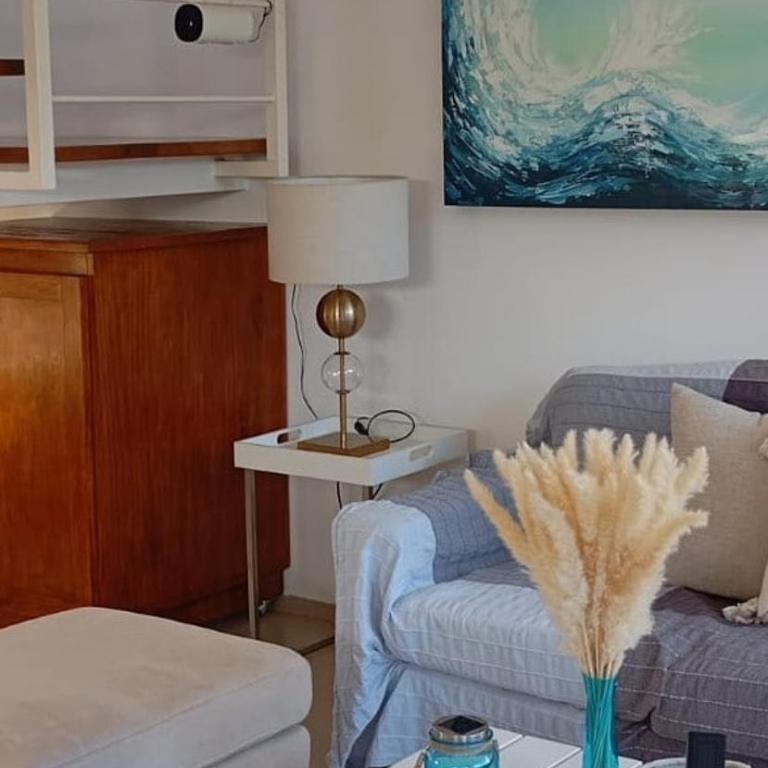 Comfortable and Modern Beach House - Two-Bedroom House - 8
