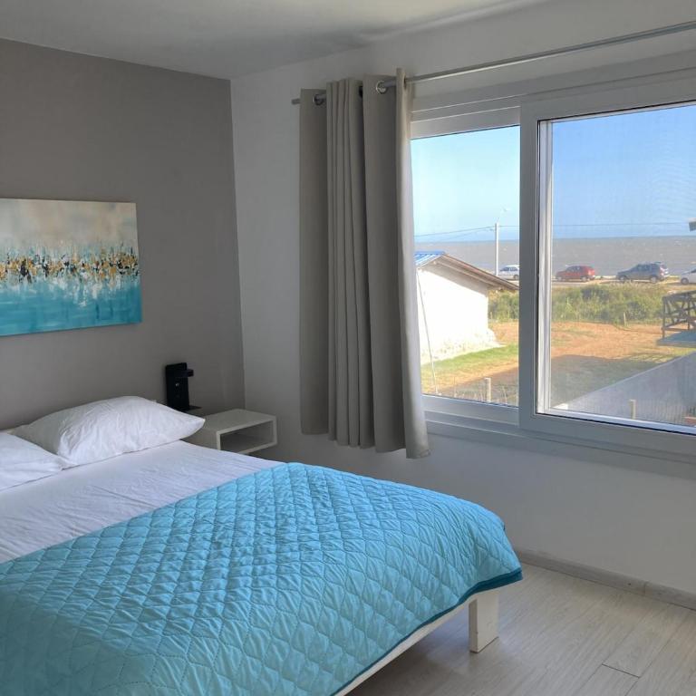 Comfortable and Modern Beach House - Two-Bedroom House - 15