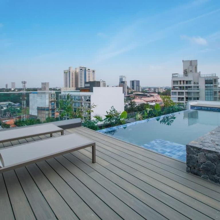 Spacious Unit with Gym Pool and Great Location - Apartamento - 1