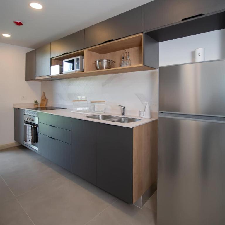 Spacious Unit with Gym Pool and Great Location - Apartamento - 10