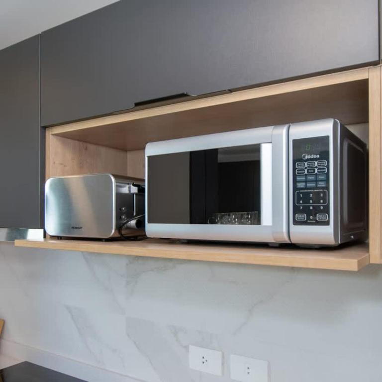 Spacious Unit with Gym Pool and Great Location - Apartamento - 13