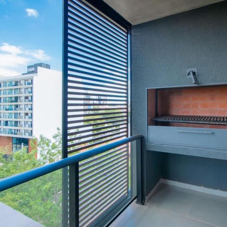 Spacious Unit with Gym Pool and Great Location - Apartamento - 22