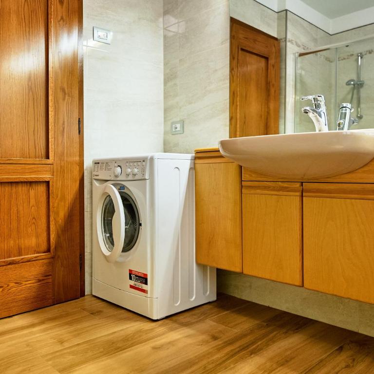Dolomis Apartments - Appartamento Premium con 3 Camere da Letto e Balcone - 10