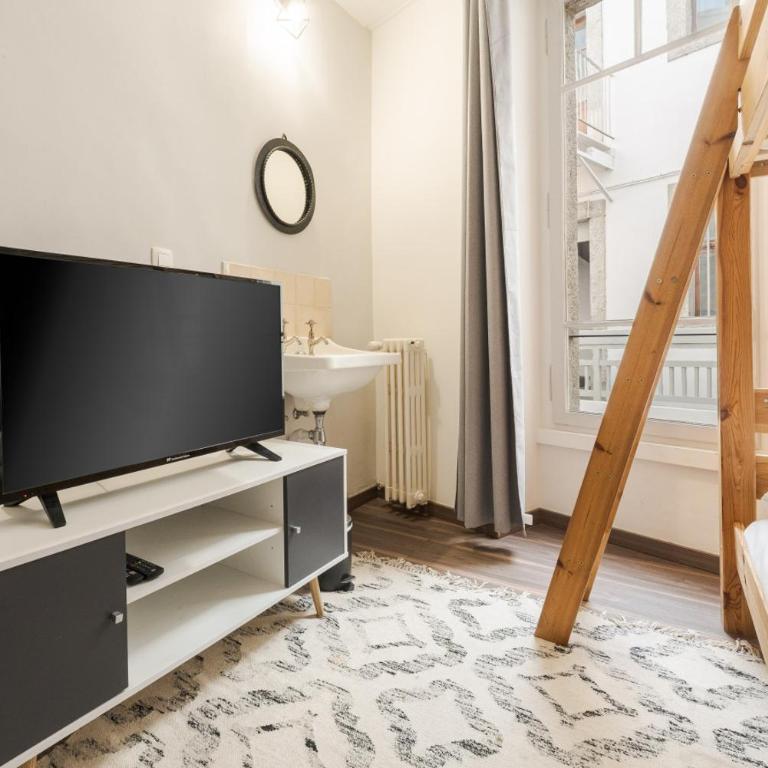 Montcler Moderne et Spacieux trois CH Apart Hypercentre avec vue - Apartment - 26