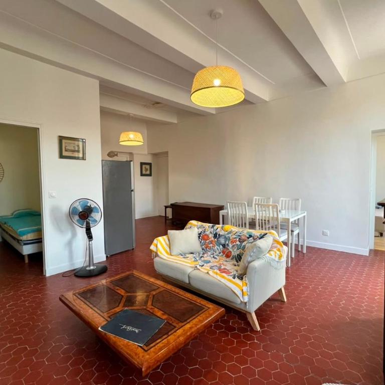 Newly renovated apart in the heart of Old Antibes - Apartment - 3