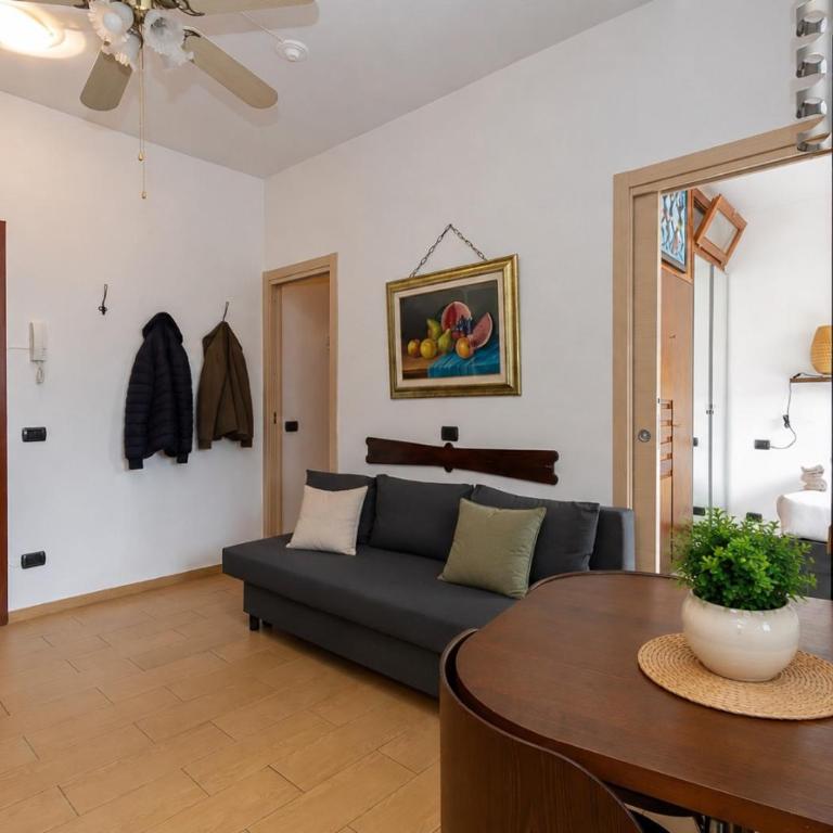 PORTA ROMANA - Trilocale con Balcone e A-C - Appartamento con 3 Camere da Letto - 9