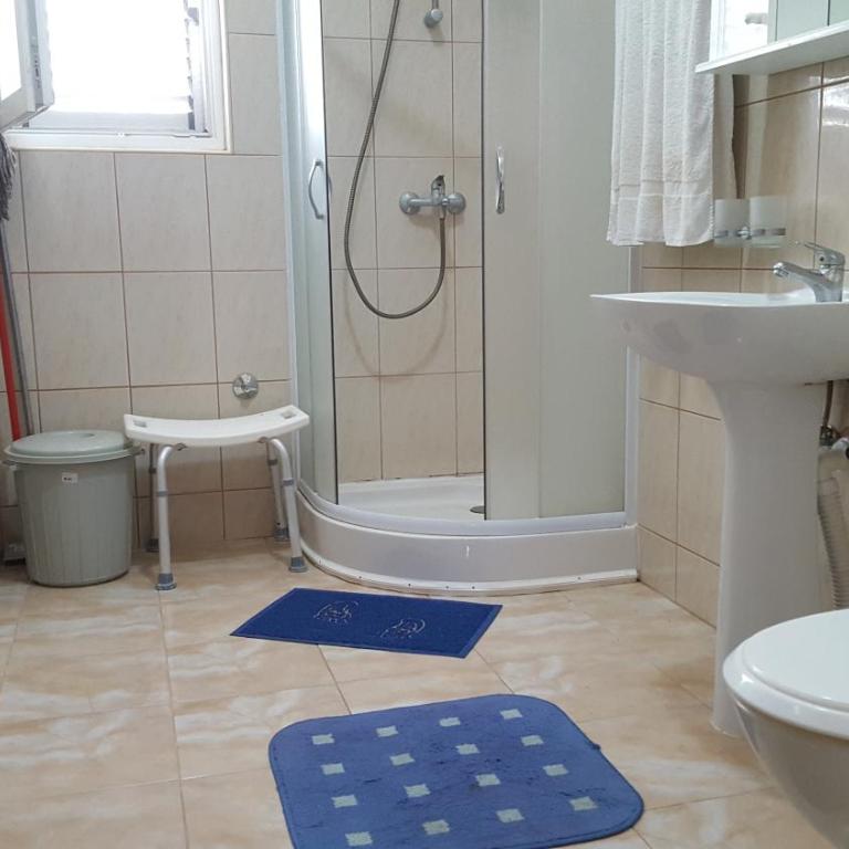 Room 4 U - Vacation Home - 9