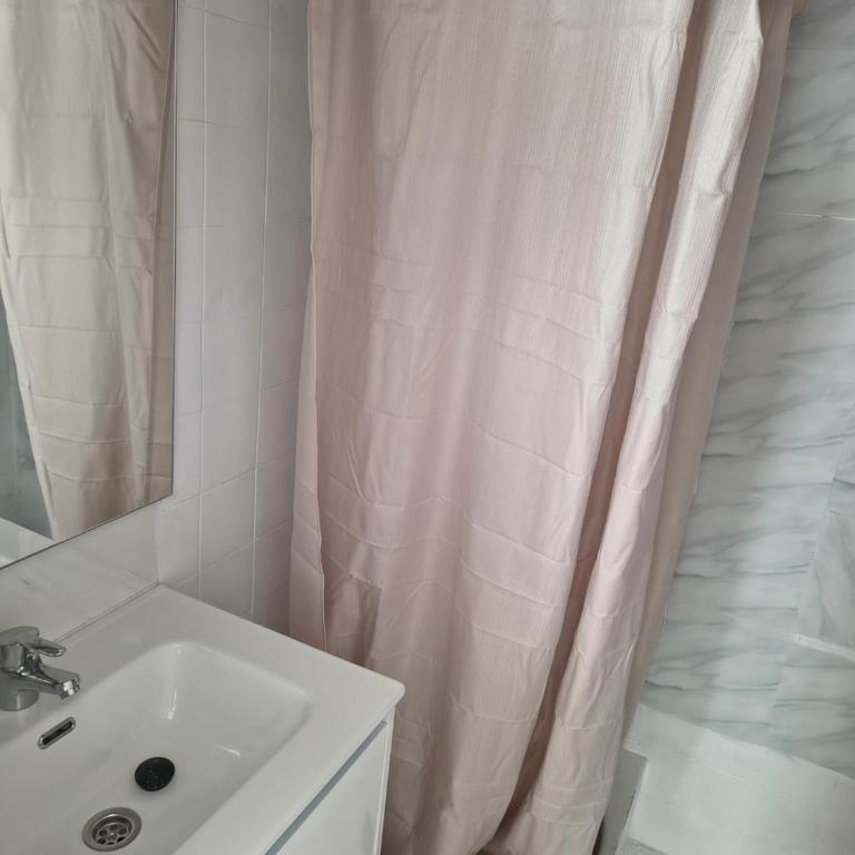 Vigo Centro Living - Four-Bedroom Apartment - 8