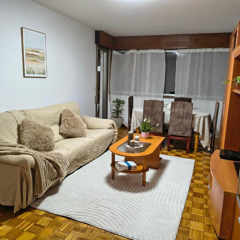 Vigo Centro Living - Four-Bedroom Apartment - 16