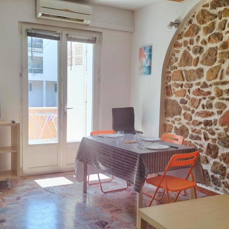 Appartement rénové lumineux avec grande terrasse - Appartement - 10