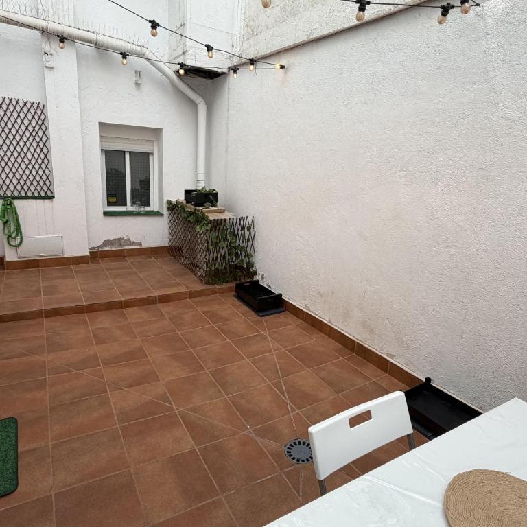 Piso Reformado con Patio en Ventas estancia larga - Appartement - Rez-de-Chaussée - 26