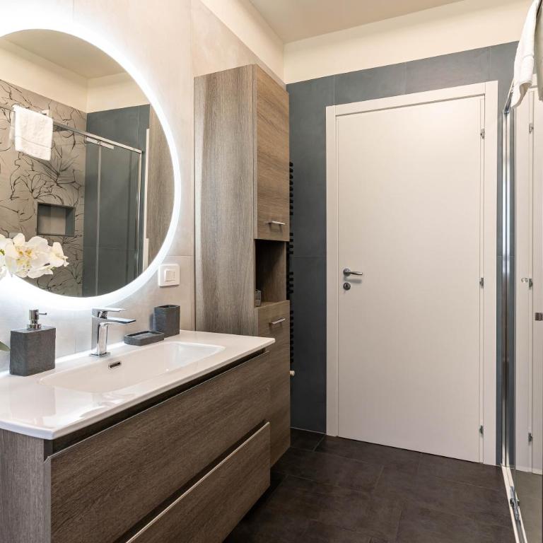 Newly apt, Free Big Garage, Self Check-in & Access - Apartamento de 2 dormitorios con vistas a la montaña - 6