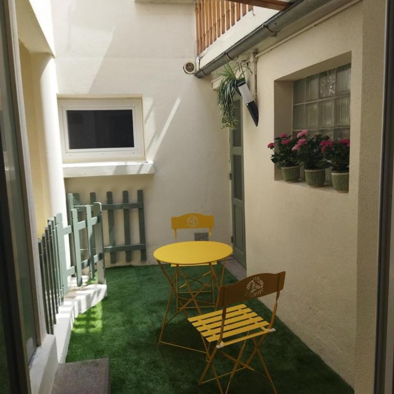 Appartement centre ville, garage et terrasse - Apartment mit 1 Schlafzimmer - 6