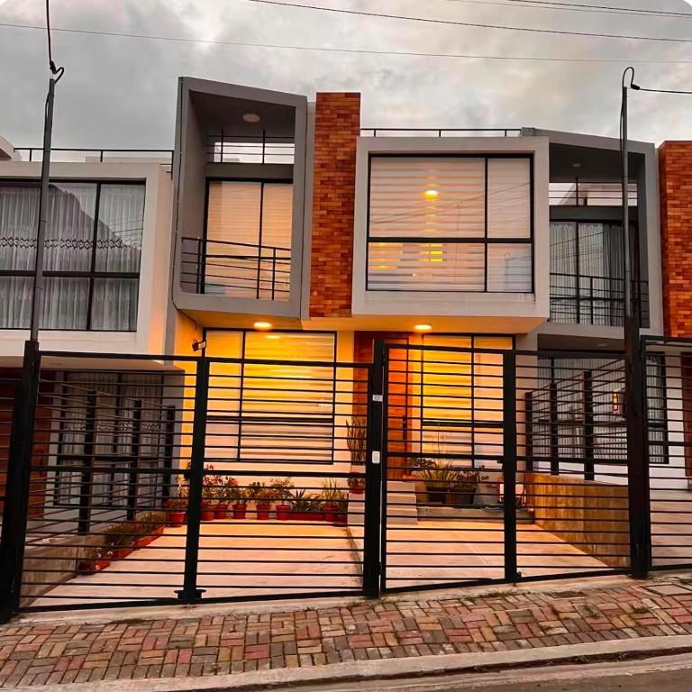 Casa Independiente Con Vista a la Montaña - Casa de 3 dormitorios - 4