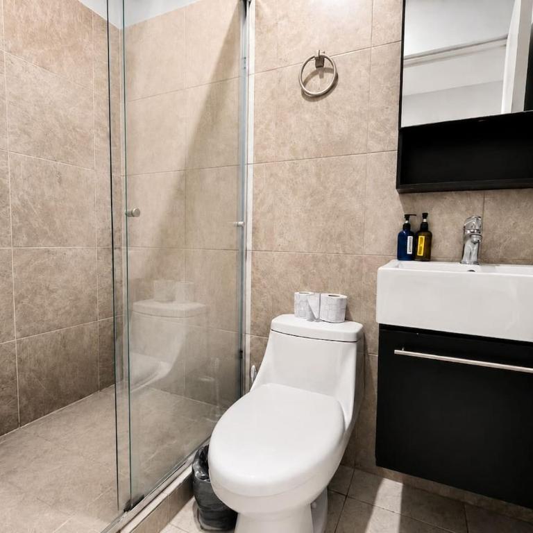 Quiet 2BR Haven with Worspace Surrounded by Nature - Apartamento - 8
