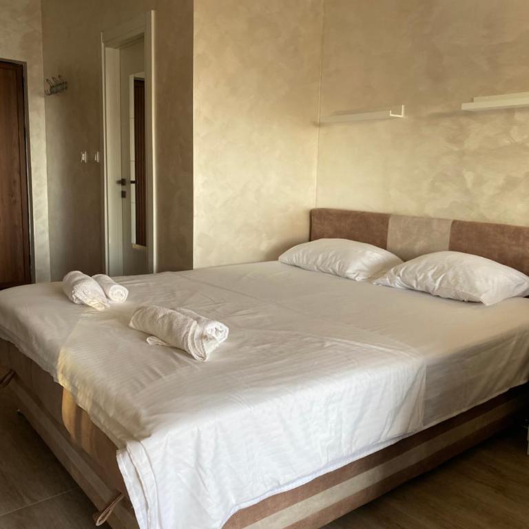 Sunny Nest Bar - One-Bedroom Apartment - 3