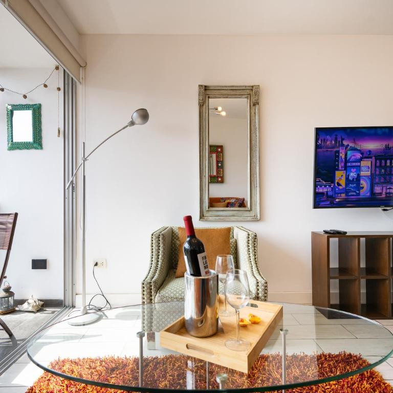 Vancouver Apartments by Vibrant - Two-Bedroom Deluxe Apartment with Balcony - 5