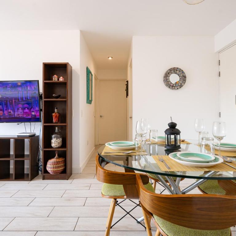 Vancouver Apartments by Vibrant - Two-Bedroom Deluxe Apartment with Balcony - 11