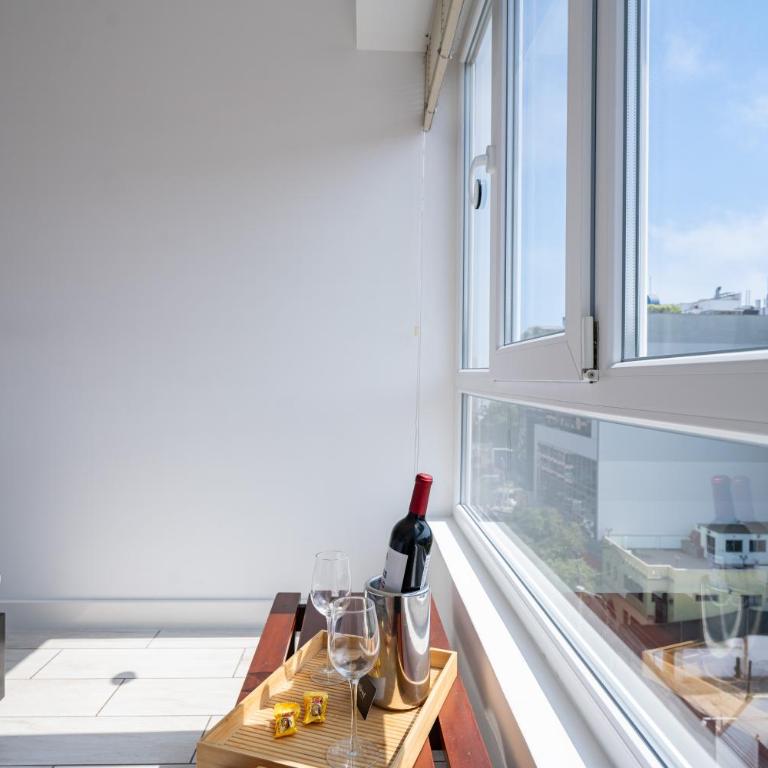Vancouver Apartments by Vibrant - Two-Bedroom Deluxe Apartment with Balcony - 18