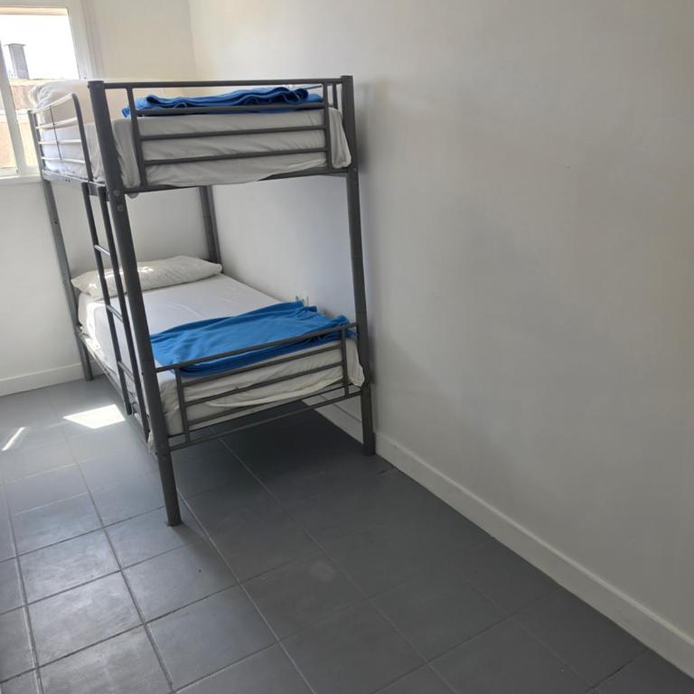 Tenerife Hostel - Lit Simple dans Dortoir de 4 Lits - 1