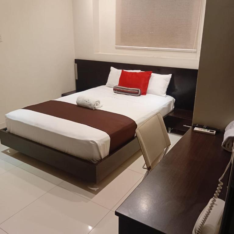 Business Class Prims Hotel - Deluxe Double or Twin Room with City View - 4