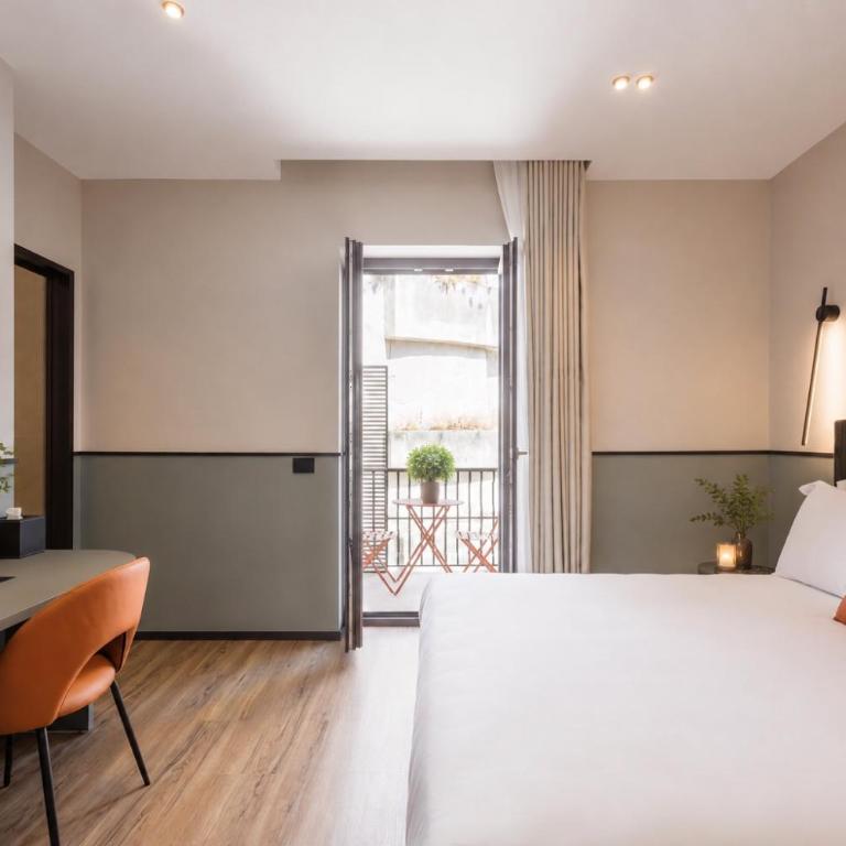 MaHena SUITES PLEBISCITO - Deluxe Doppelzimmer mit Balkon - 1