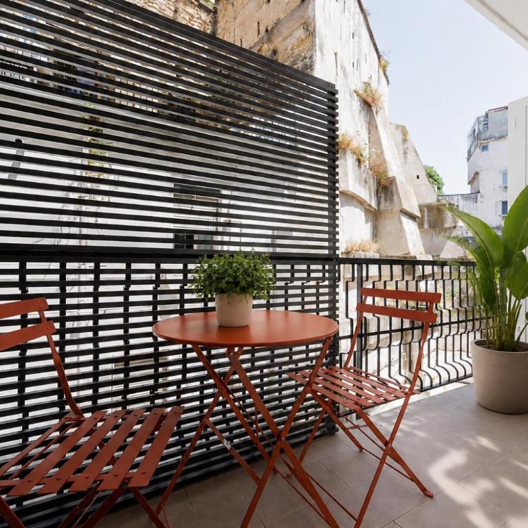 MaHena SUITES PLEBISCITO - Dreibettzimmer mit Balkon - 10