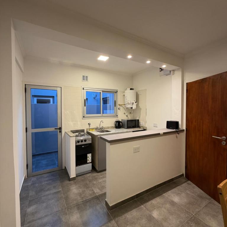 Mensajerias 94 DEPT E - One-Bedroom Apartment - 3