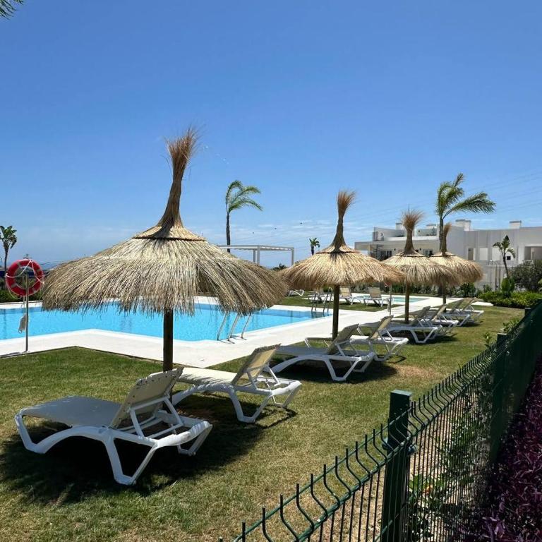 Alcazaba Lagoon & Private Beach Costa del Sol 2105 - Two-Bedroom Apartment - 2
