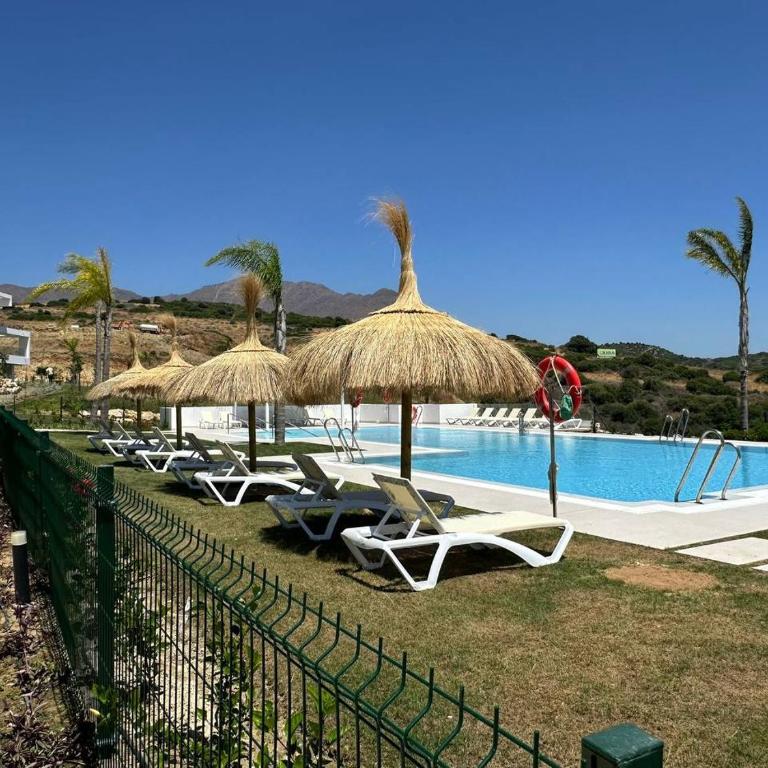 Alcazaba Lagoon & Private Beach Costa del Sol 2105 - Two-Bedroom Apartment - 4