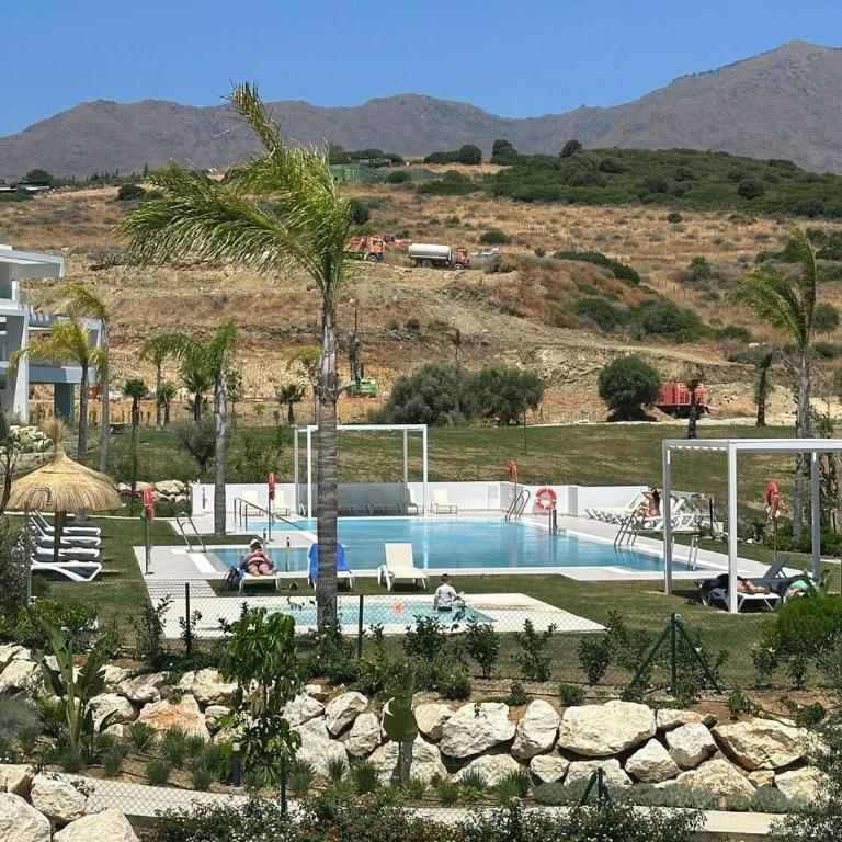 Alcazaba Lagoon & Private Beach Costa del Sol 2105 - Two-Bedroom Apartment - 7