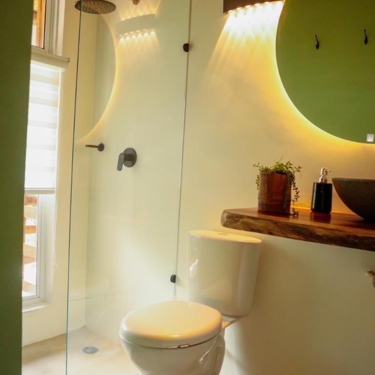 Tribu Hostal - Family Room with Balcony - 5