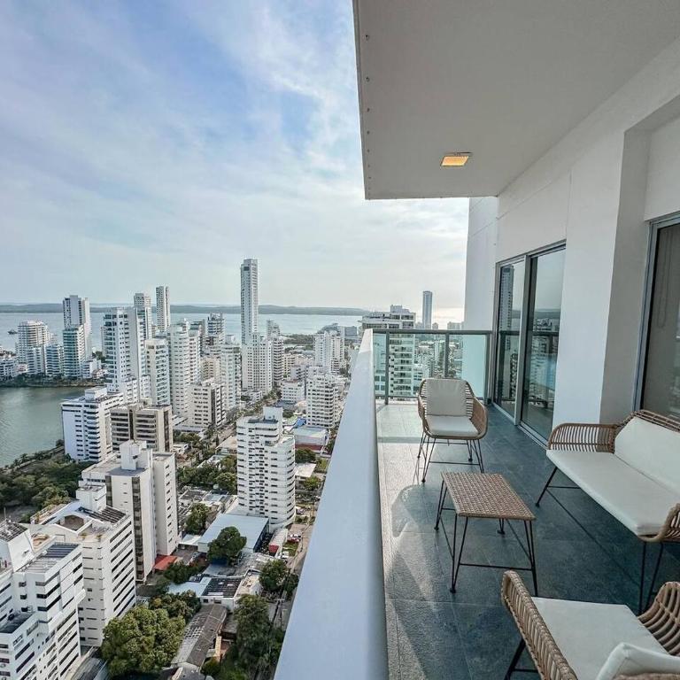 Increible Vista en Bocagrande - Apartamento - 68