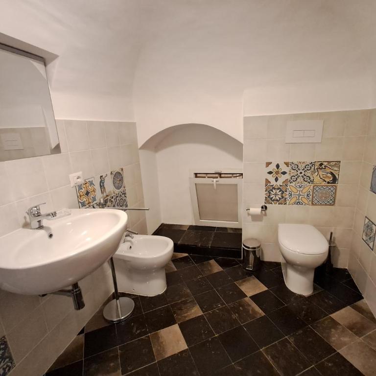 Il Quartino Di Palazzo Maggiore - Camera Deluxe Matrimoniale/Doppia con Letti Singoli - 4