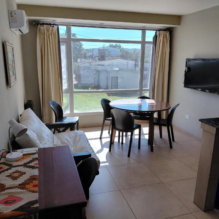Edificio Yana 93-Departamento 1º calidad con cochera cerrada - Apartamento de 2 dormitorios - 1