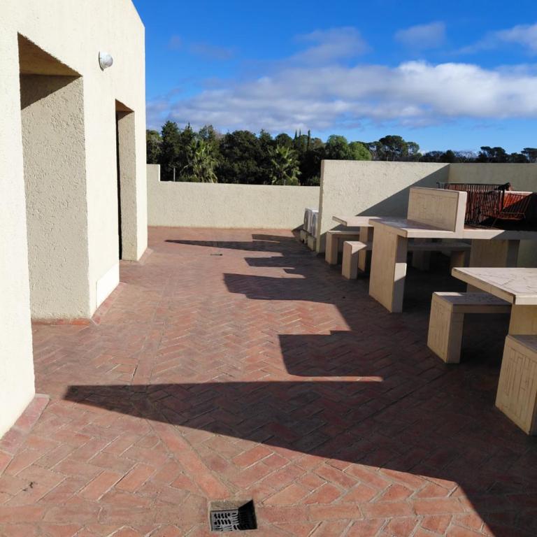 Edificio Yana 93-Departamento 1º calidad con cochera cerrada - Apartamento de 2 dormitorios - 2