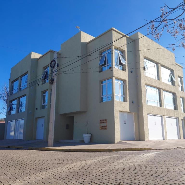 Edificio Yana 93-Departamento 1º calidad con cochera cerrada - Apartamento de 2 dormitorios - 11