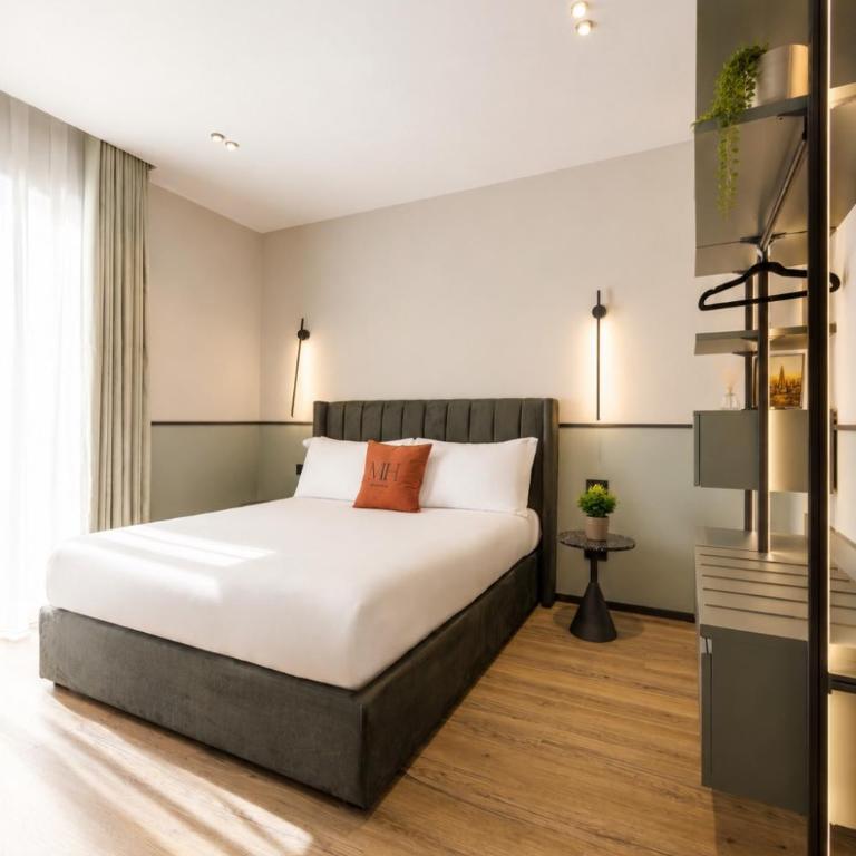 MaHena SUITES PLEBISCITO - Deluxe Doppelzimmer mit Balkon - 2