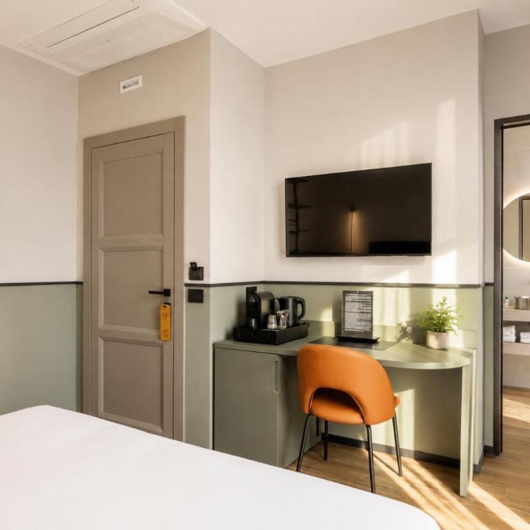 MaHena SUITES PLEBISCITO - Deluxe Doppelzimmer mit Balkon - 4