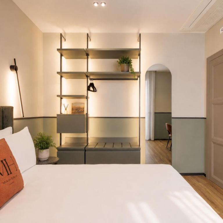 MaHena SUITES PLEBISCITO - Deluxe Doppelzimmer mit Balkon - 5