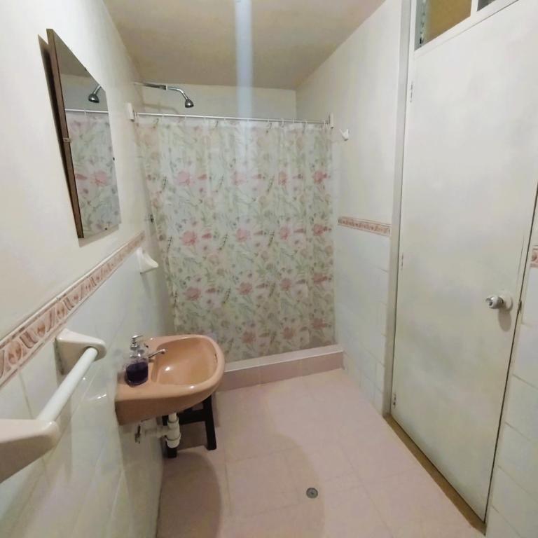 La Casa del Manzano - Triple Room with Private Bathroom - 3