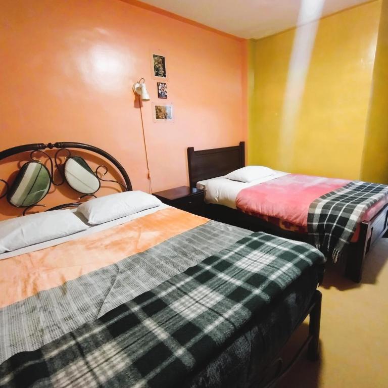 La Casa del Manzano - Triple Room with Private Bathroom - 4