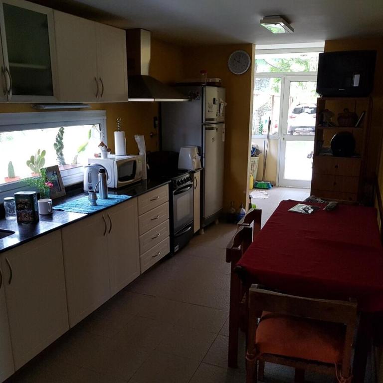 Casa de categoría con piscina, quincho y parque - Casa de 4 dormitorios - 3