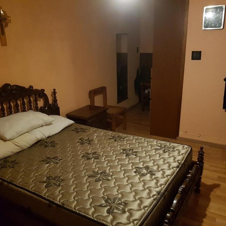 Casa de categoría con piscina, quincho y parque - Casa de 4 dormitorios - 13