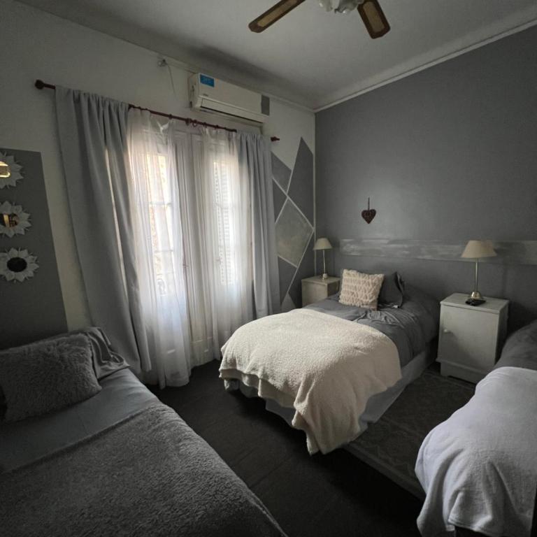 Departamento frontal con balcones 3 dormitorios - Three-Bedroom Apartment - 16