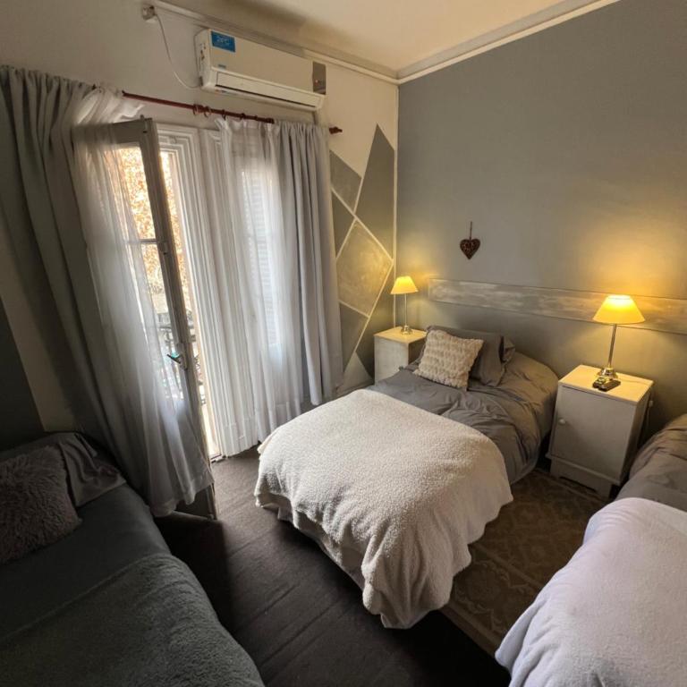 Departamento frontal con balcones 3 dormitorios - Three-Bedroom Apartment - 15