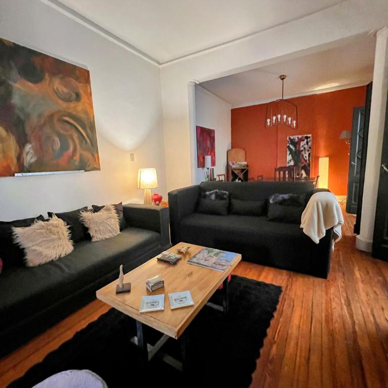 Departamento frontal con balcones 3 dormitorios - Three-Bedroom Apartment - 9