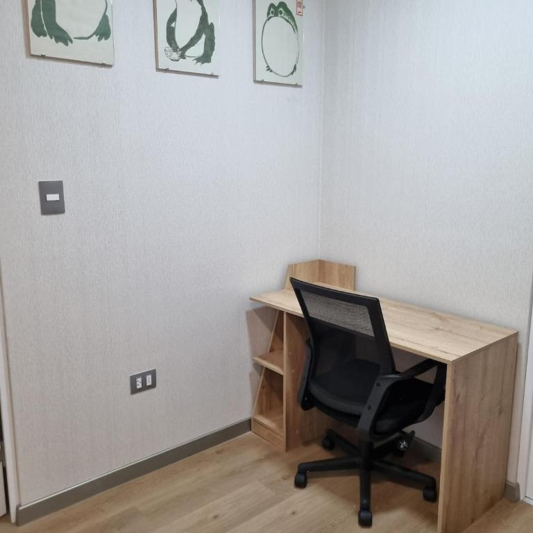 Modern apartment with confort and ideal location - Two-Bedroom Deluxe Apartment with Balcony - 6